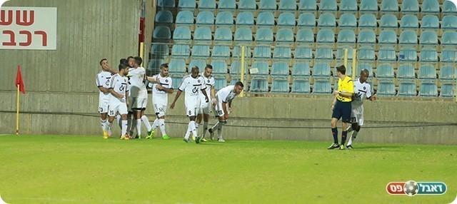 וחוגג עם החברים (עדי מלול)